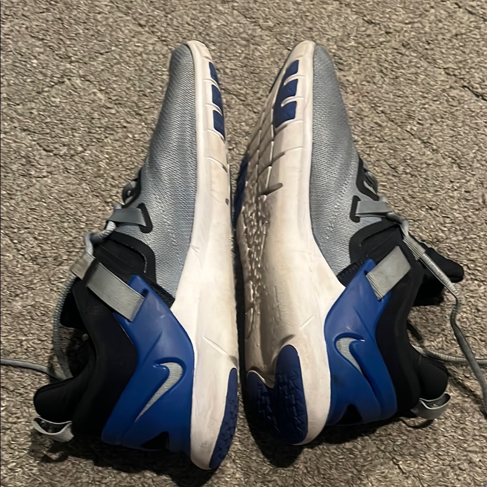 Nike Gray and Black Athletic Shoes with Cushioned Midsole - Picture 6 of 8